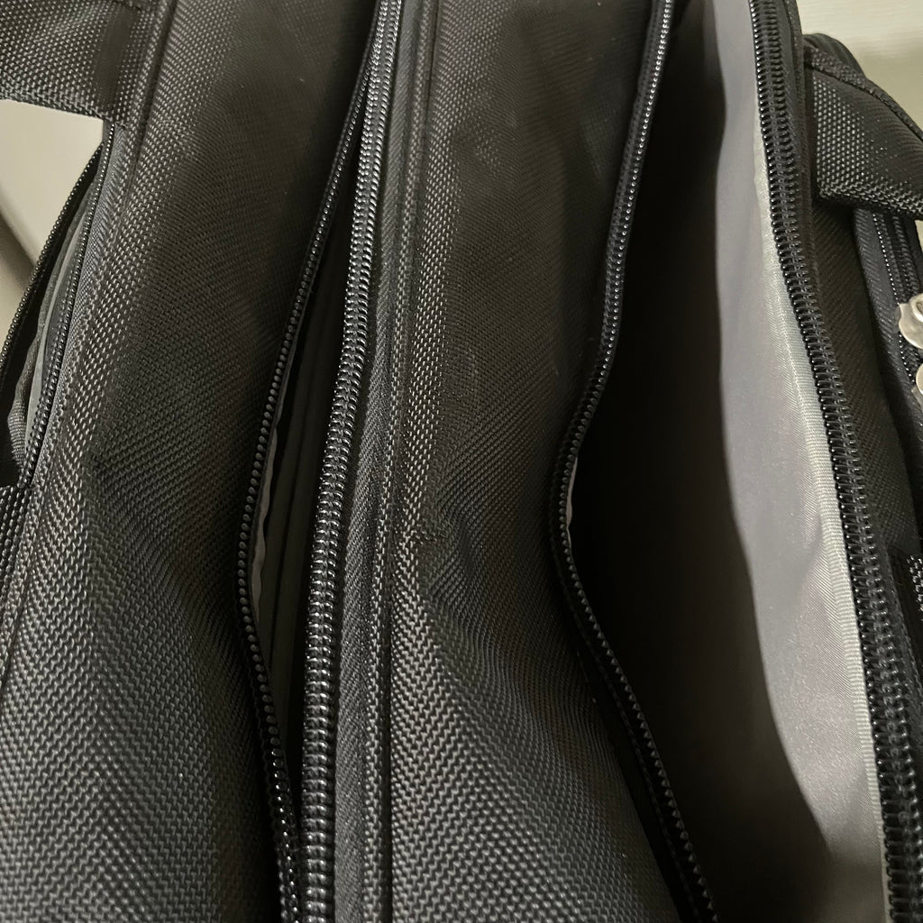 D353 Delsey luggage grouping