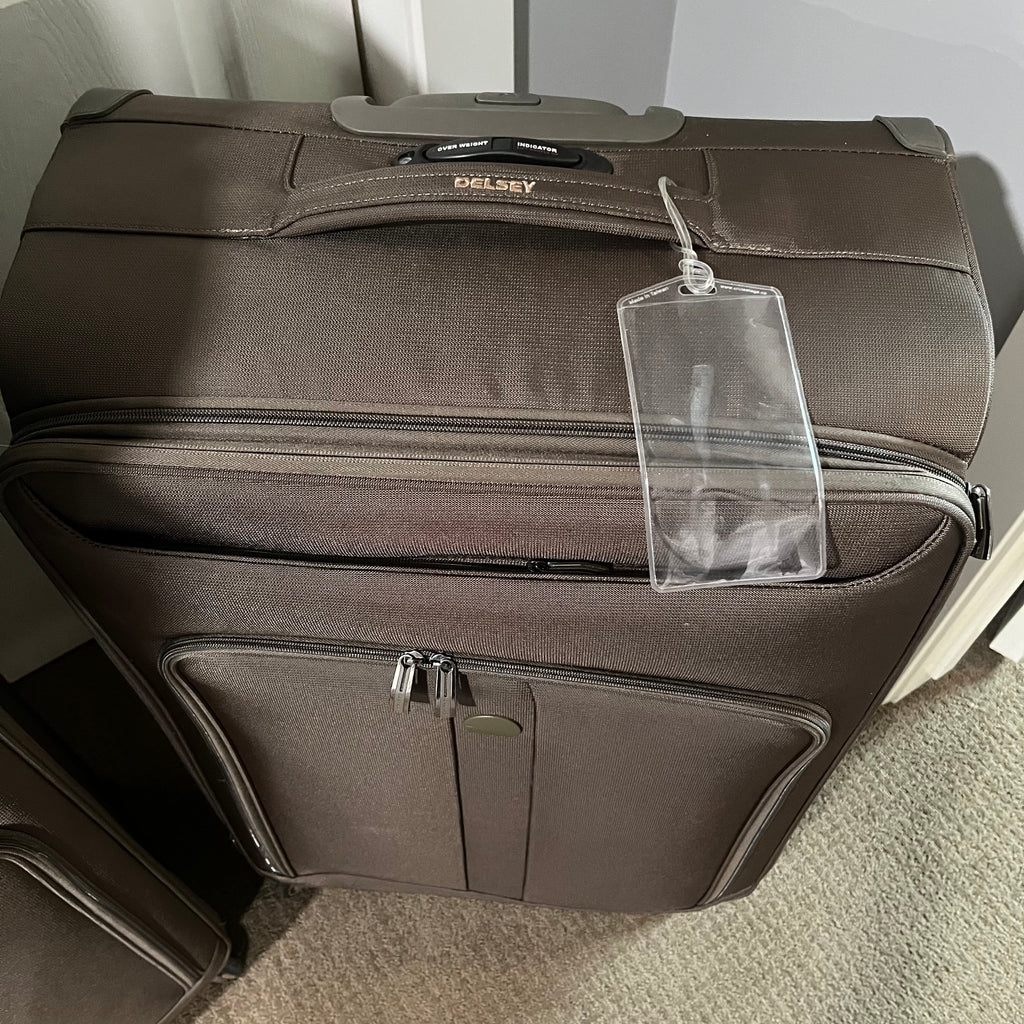 D353 Delsey luggage grouping