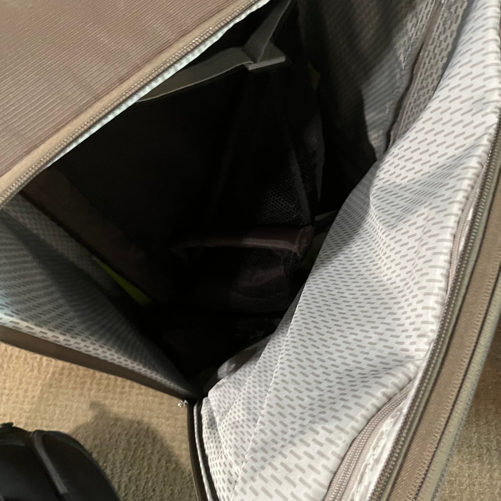 D353 Delsey luggage grouping