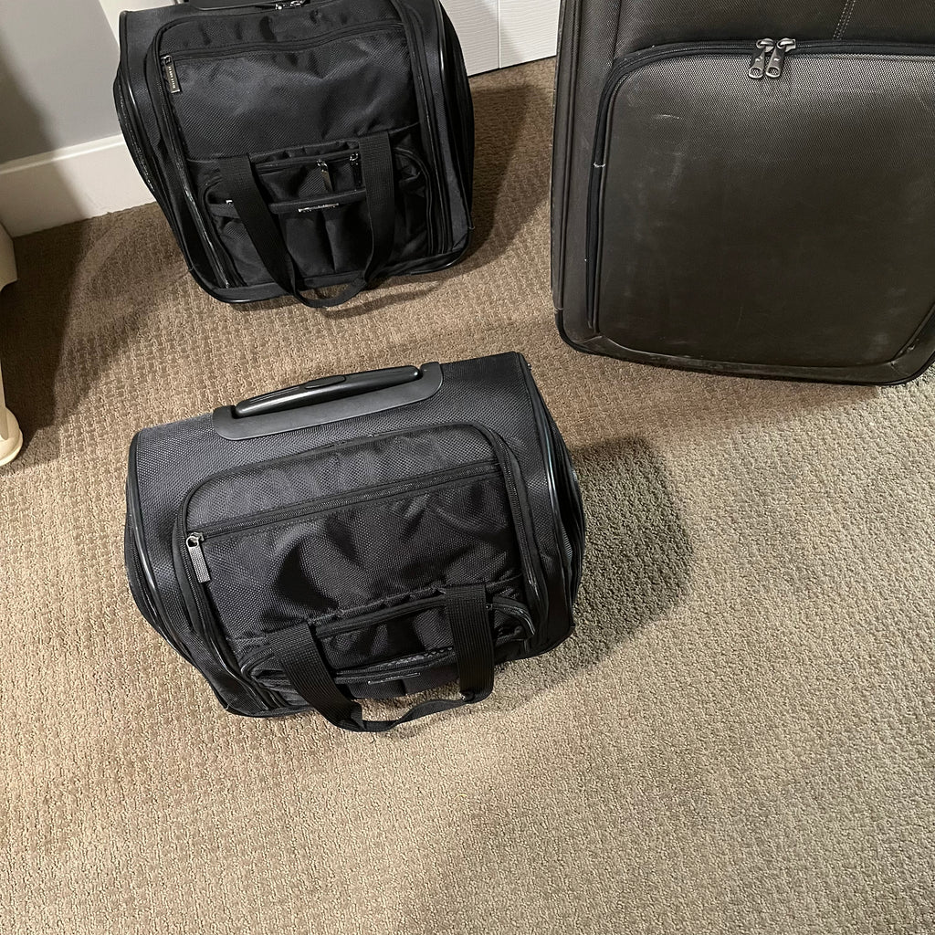 D354 Three piece luggage grouping