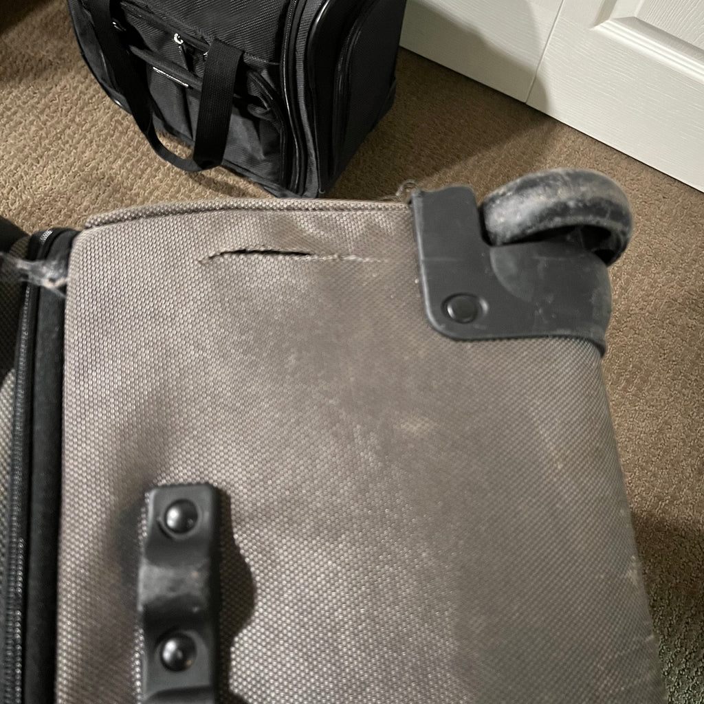 D354 Three piece luggage grouping