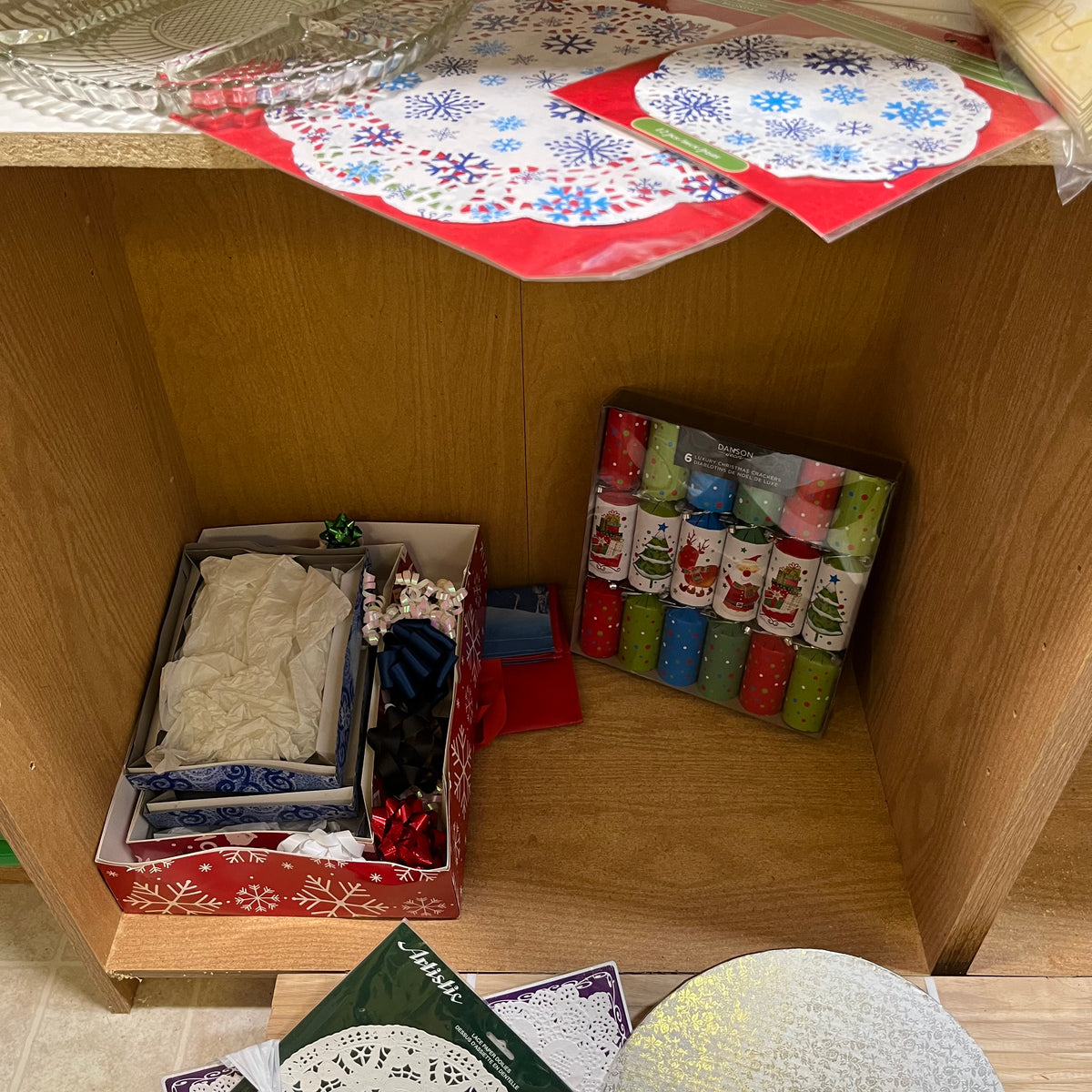 D357 Christmas Grouping (giftwrap and more)