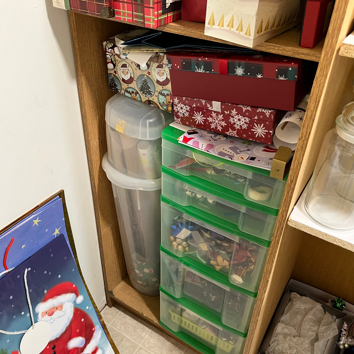 D357 Christmas Grouping (giftwrap and more)
