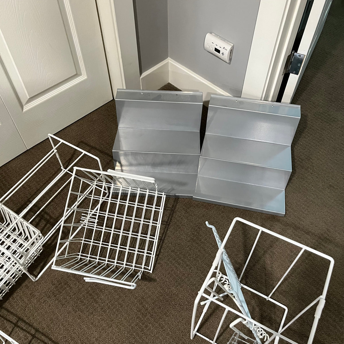 D358 Wire basket storage grouping