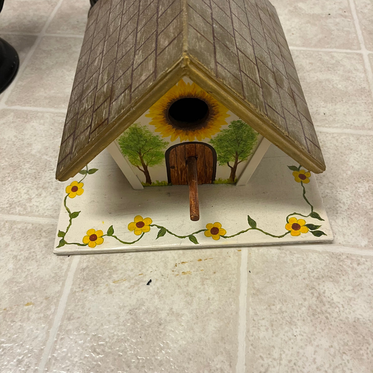 D364 Lanterns and bird houses Grouping