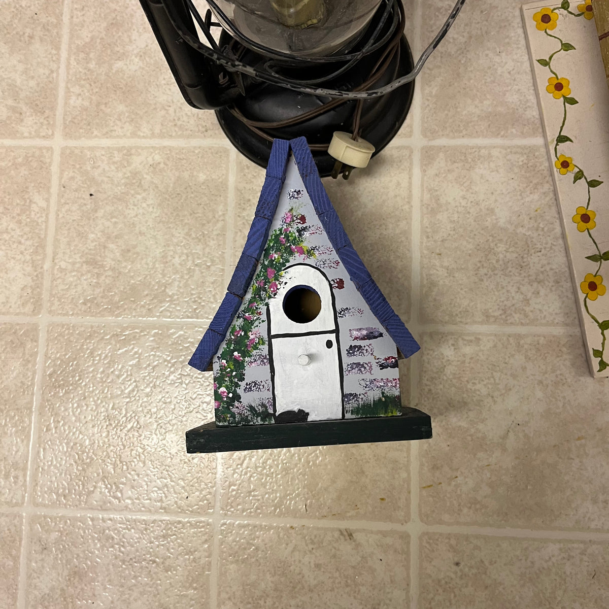 D364 Lanterns and bird houses Grouping