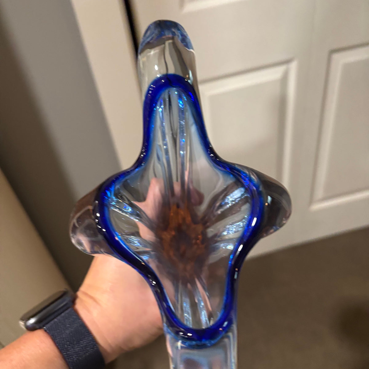 D143 Set of 2 vintage art glass vases