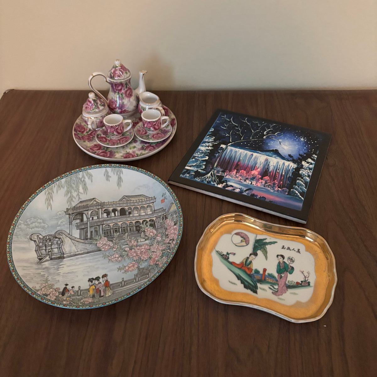 D152 Vintage Grouping (decorative plates and more)