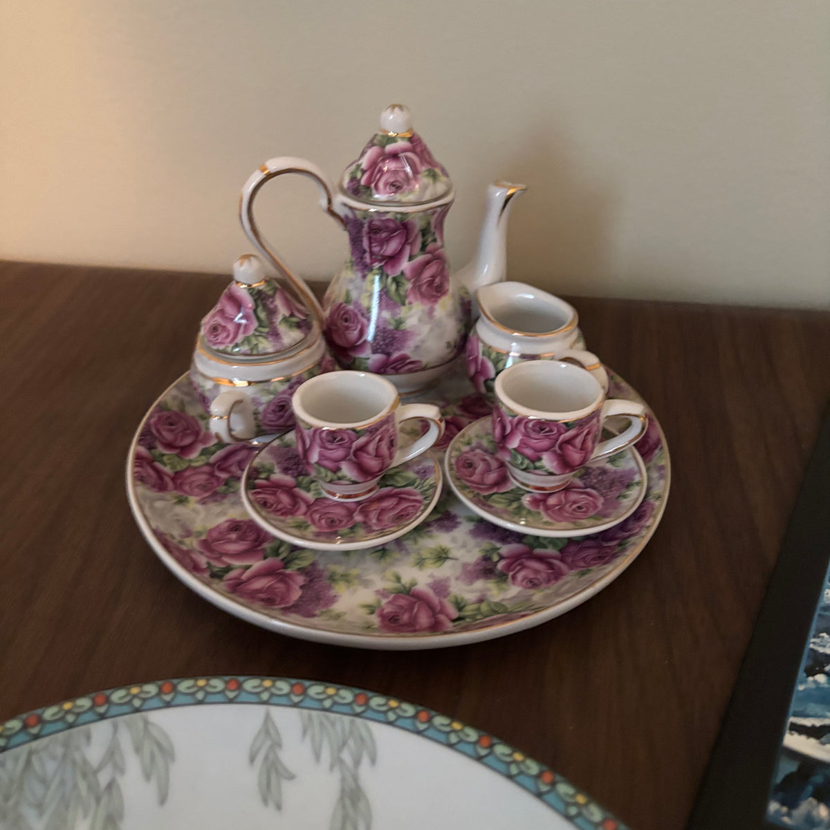 D152 Vintage Grouping (decorative plates and more)