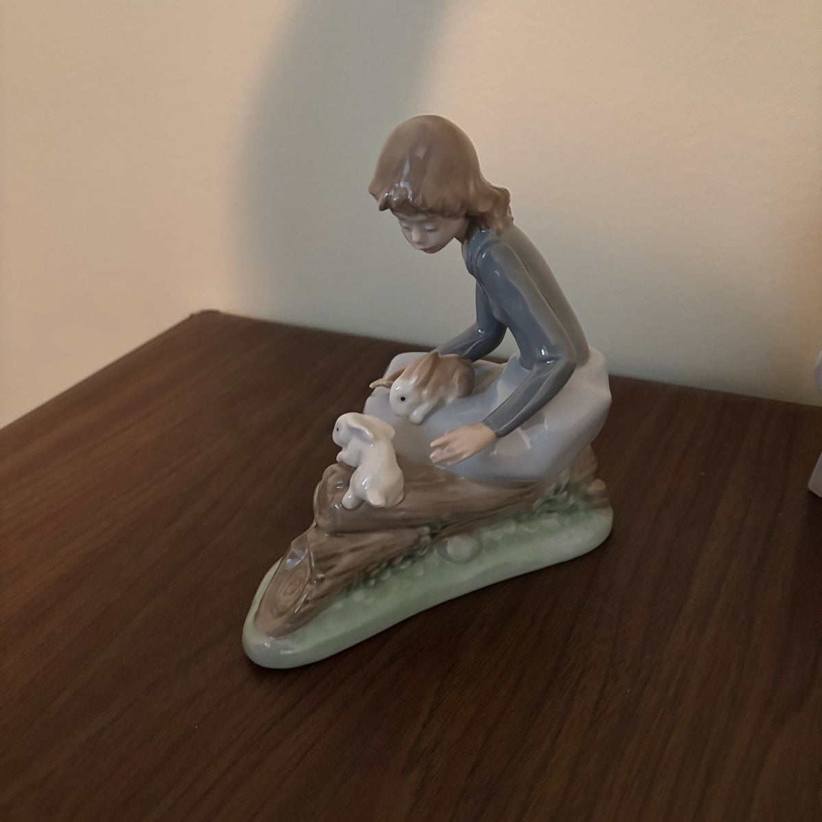 D155 Vintage Lladro and Nao ceramic figurines grouping