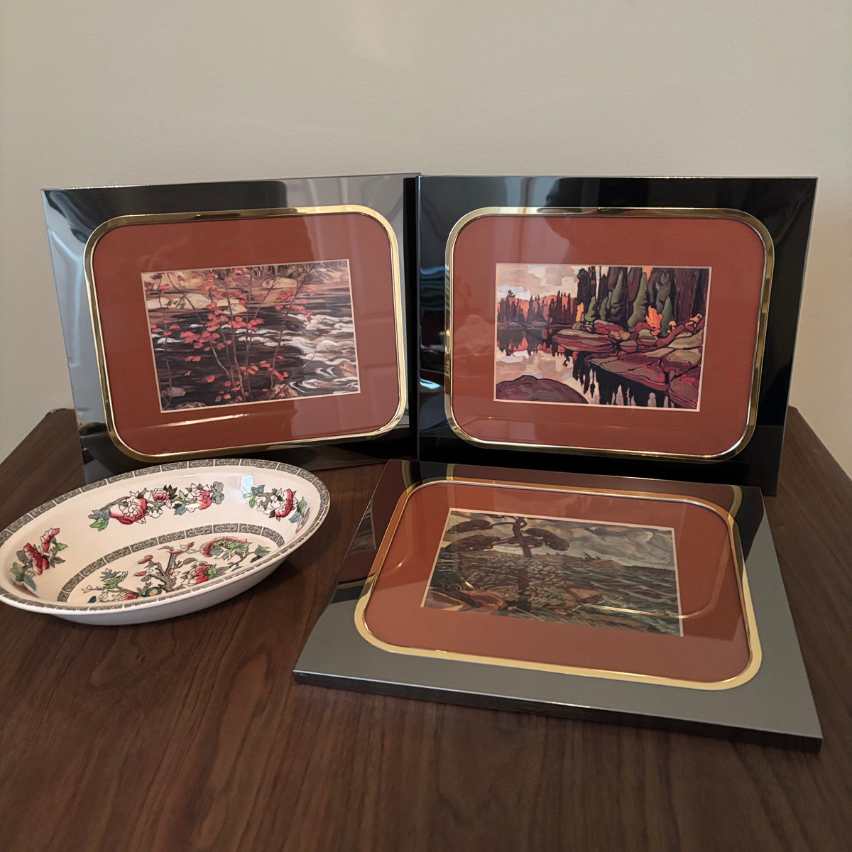D156 Vintage Art Grouping (framed prints and plate)