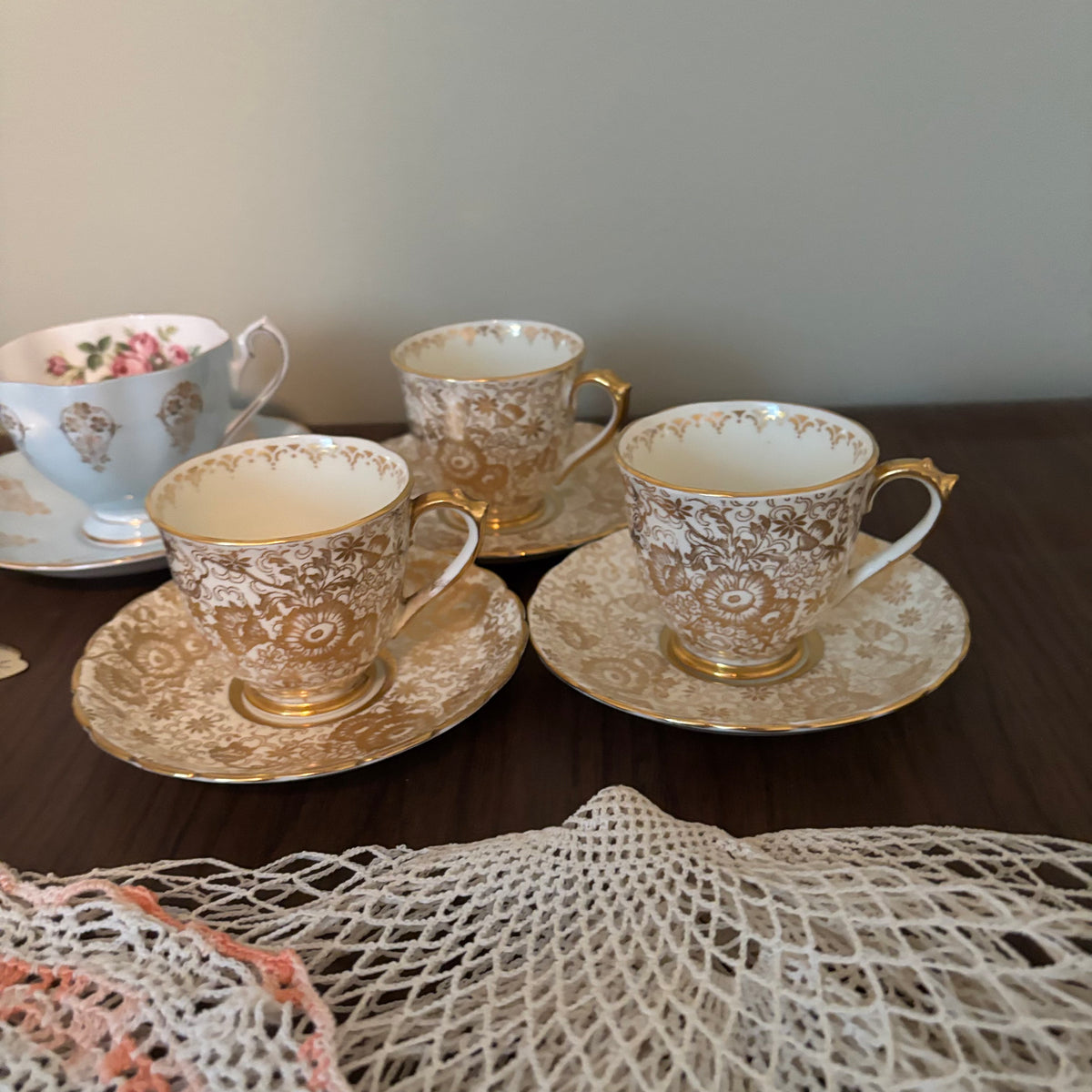 D160 Vintage Grouping (teacups and more)