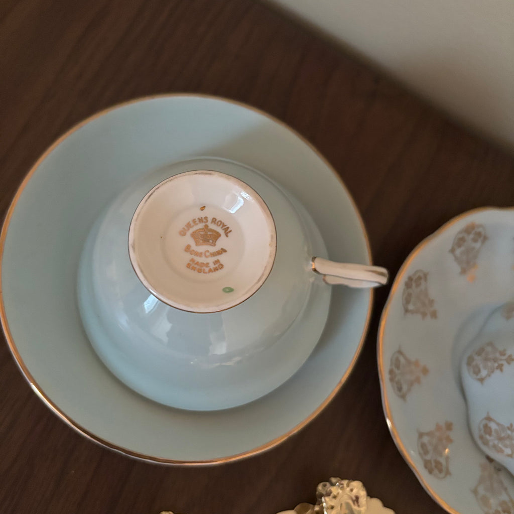 D160 Vintage Grouping (teacups and more)