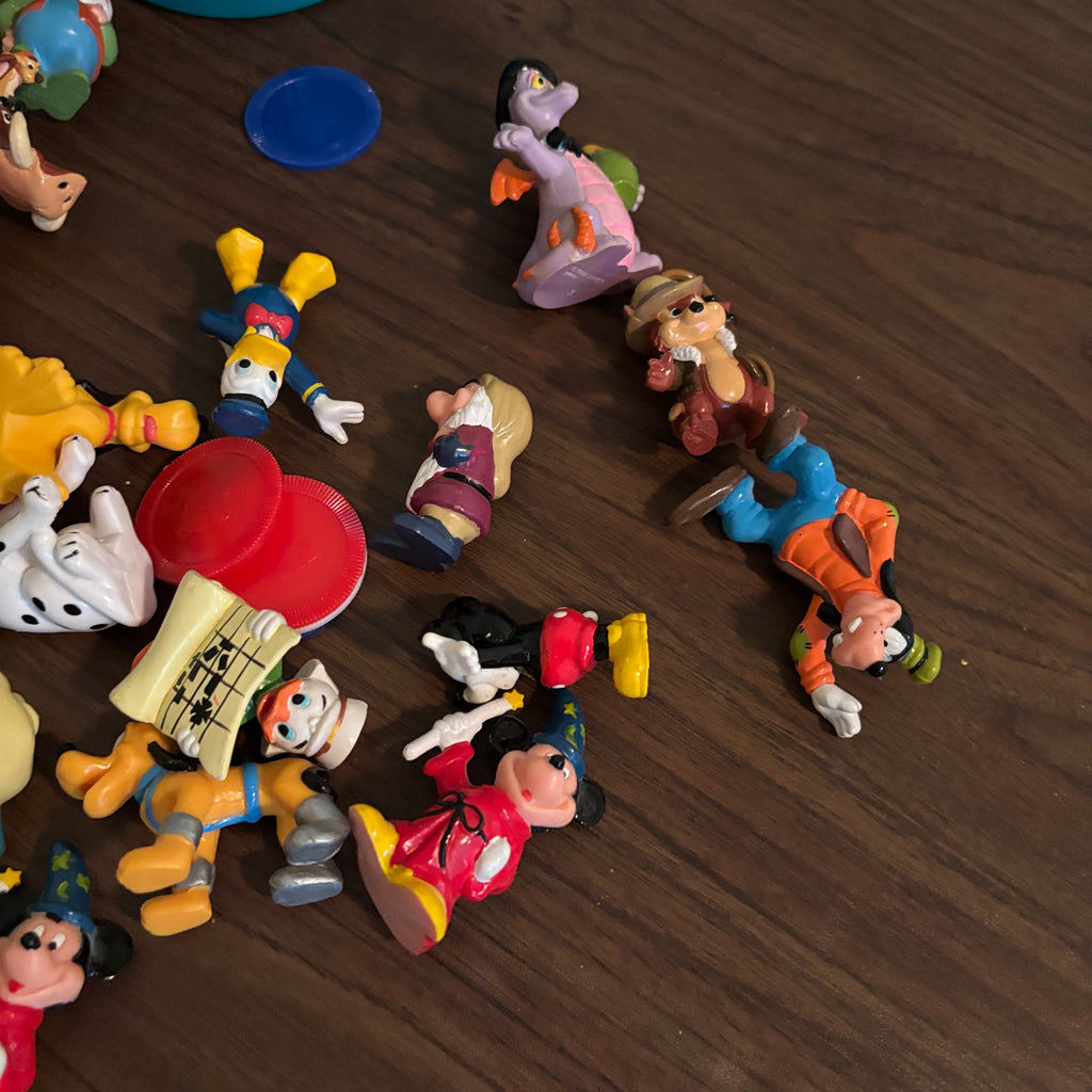 D164 Vintage Plastic Toy Grouping