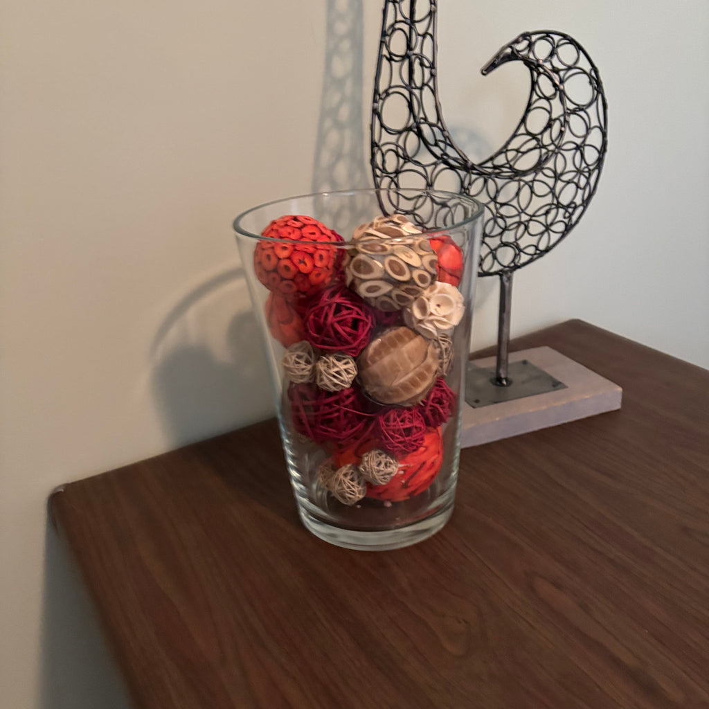 D165 Home Decor Grouping (Wire Bird Sculpture and more)