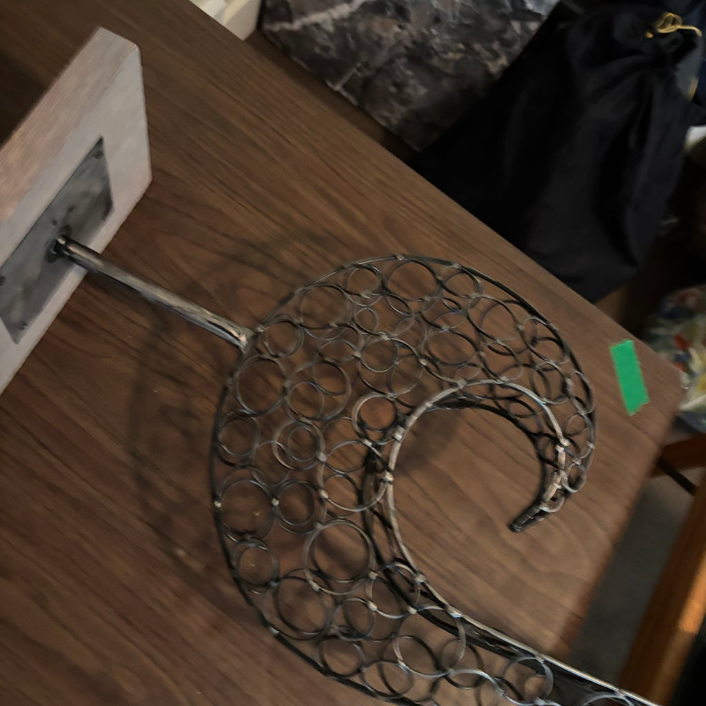 D165 Home Decor Grouping (Wire Bird Sculpture and more)