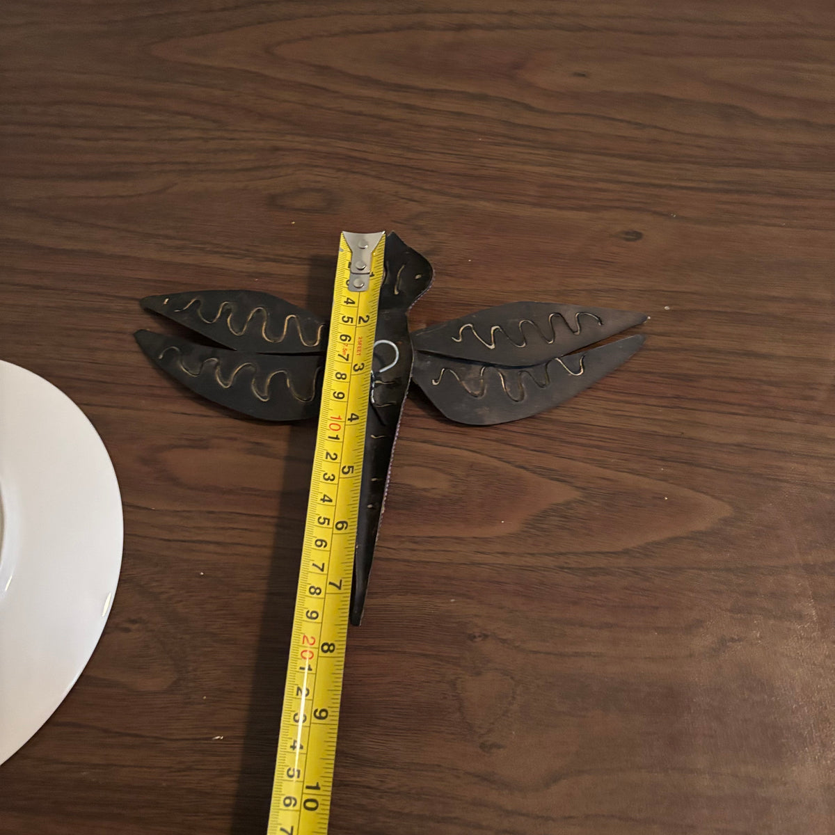D170 Vintage Decor (wooden dragon fly and Doulton Children of the Pueblo plate)