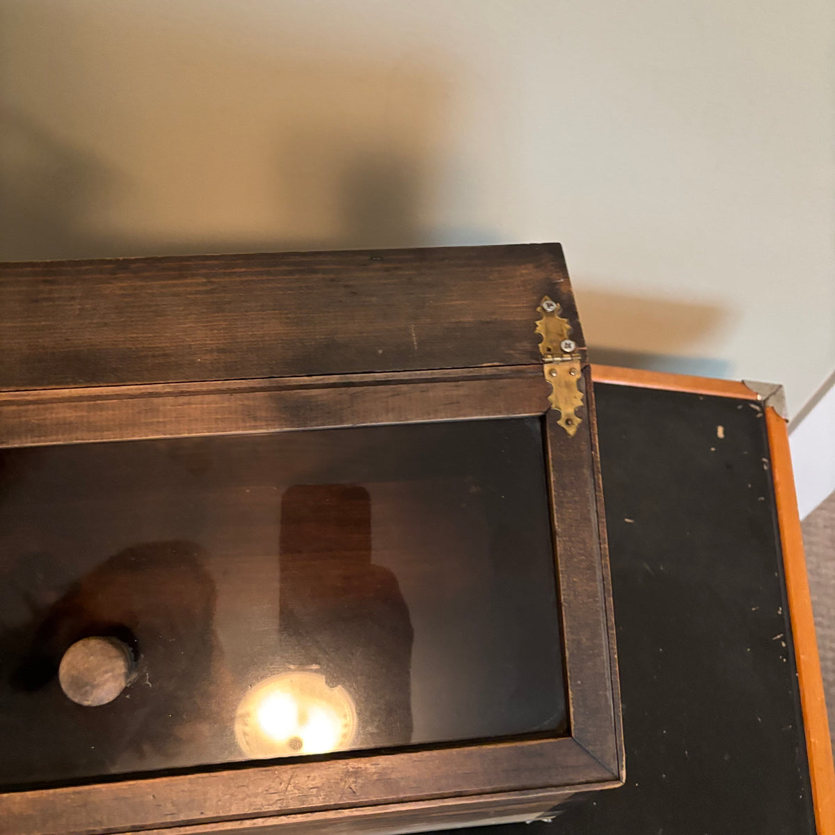 D185 Vintage Grouping (display box and folding card table)