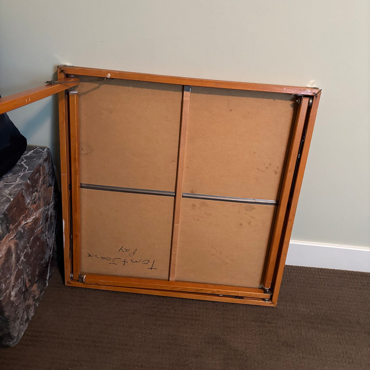D185 Vintage Grouping (display box and folding card table)