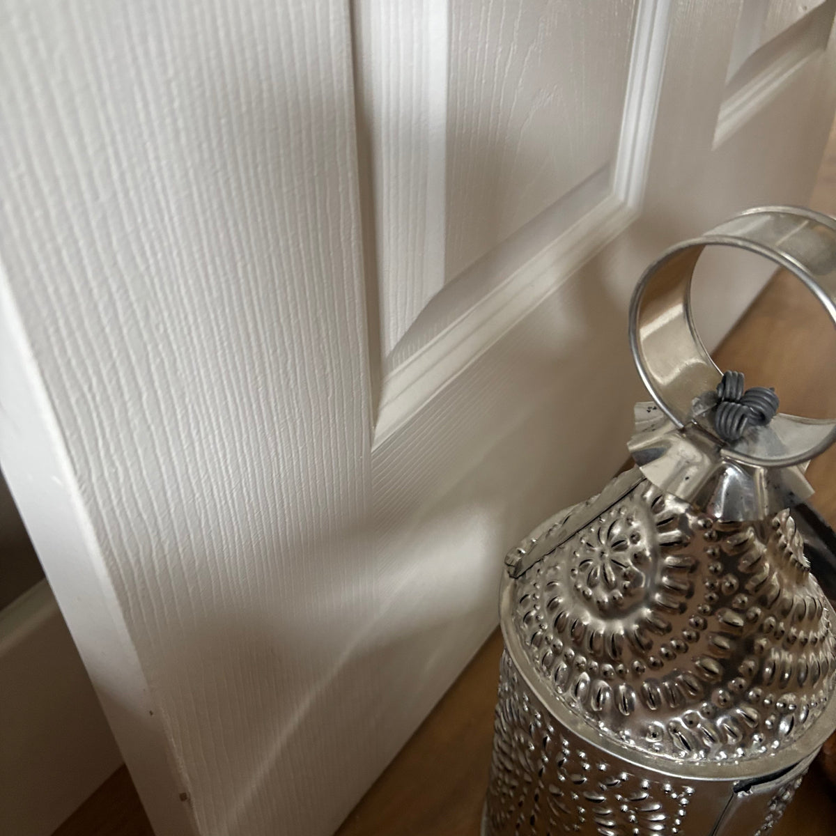 D191 Wooden mask and lantern grouping