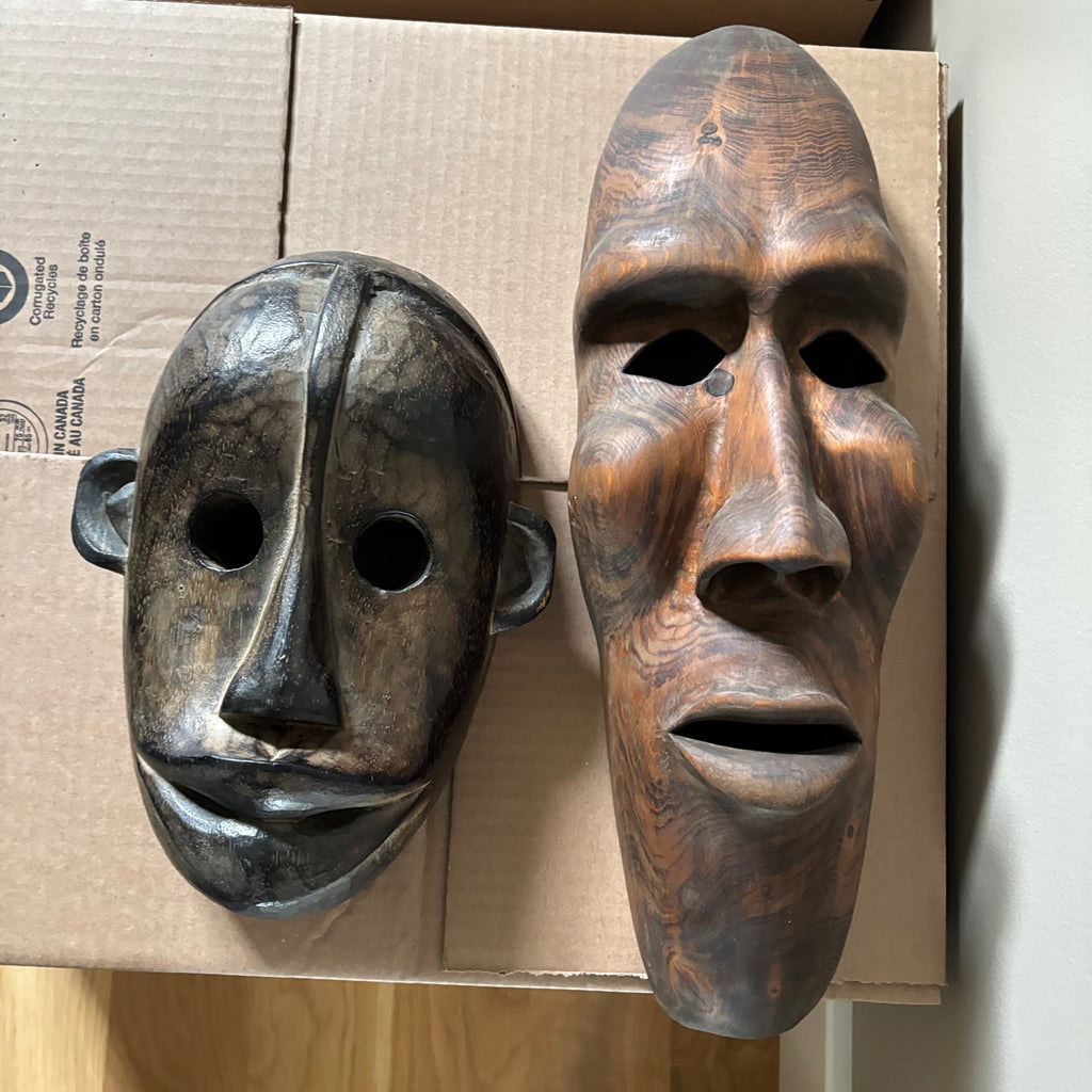 D192 Set of 2 wooden African masks