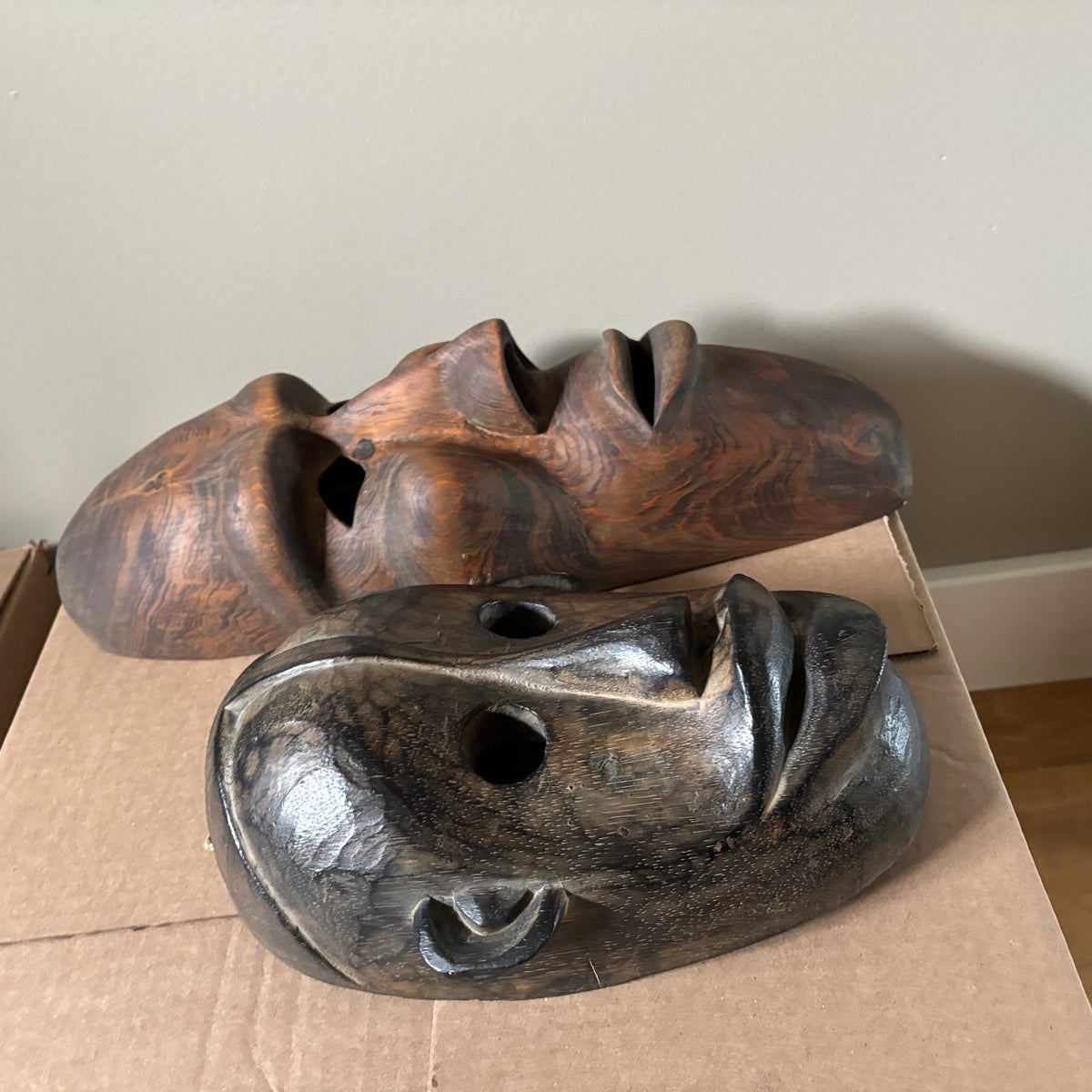 D192 Set of 2 wooden African masks