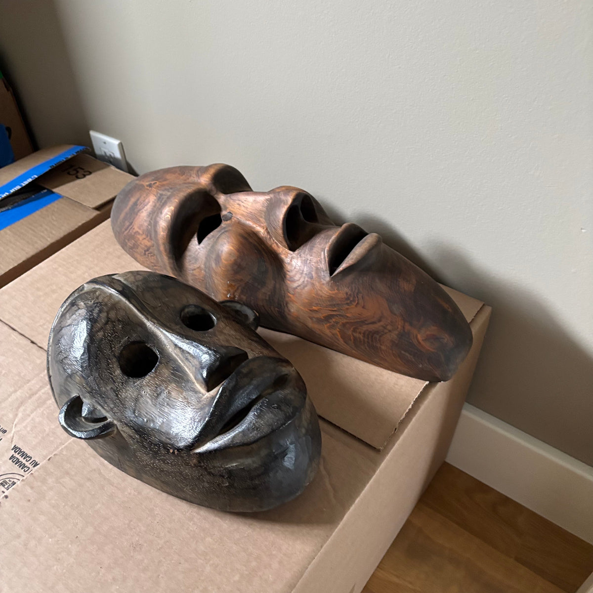 D192 Set of 2 wooden African masks