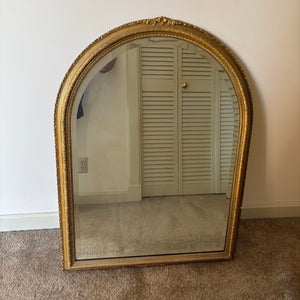 33" X 24" VINTAGE WALL MIRROR WITH CURVED FRAME - P239