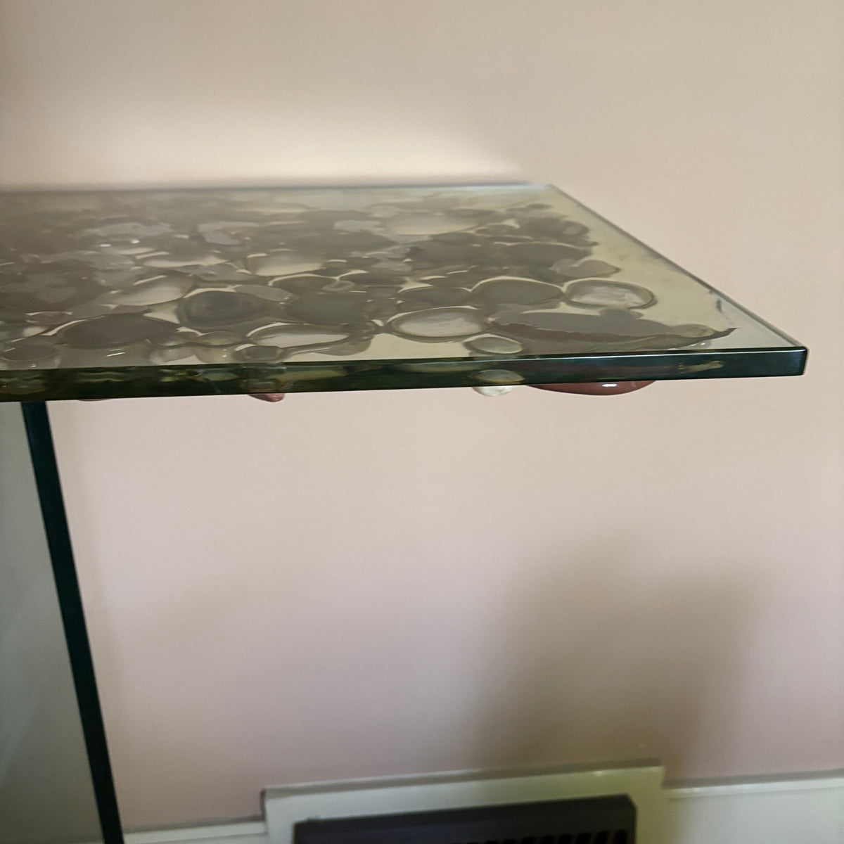 E162 Vintage glass accent table with resin rocks finish (some rocks have fallen out)