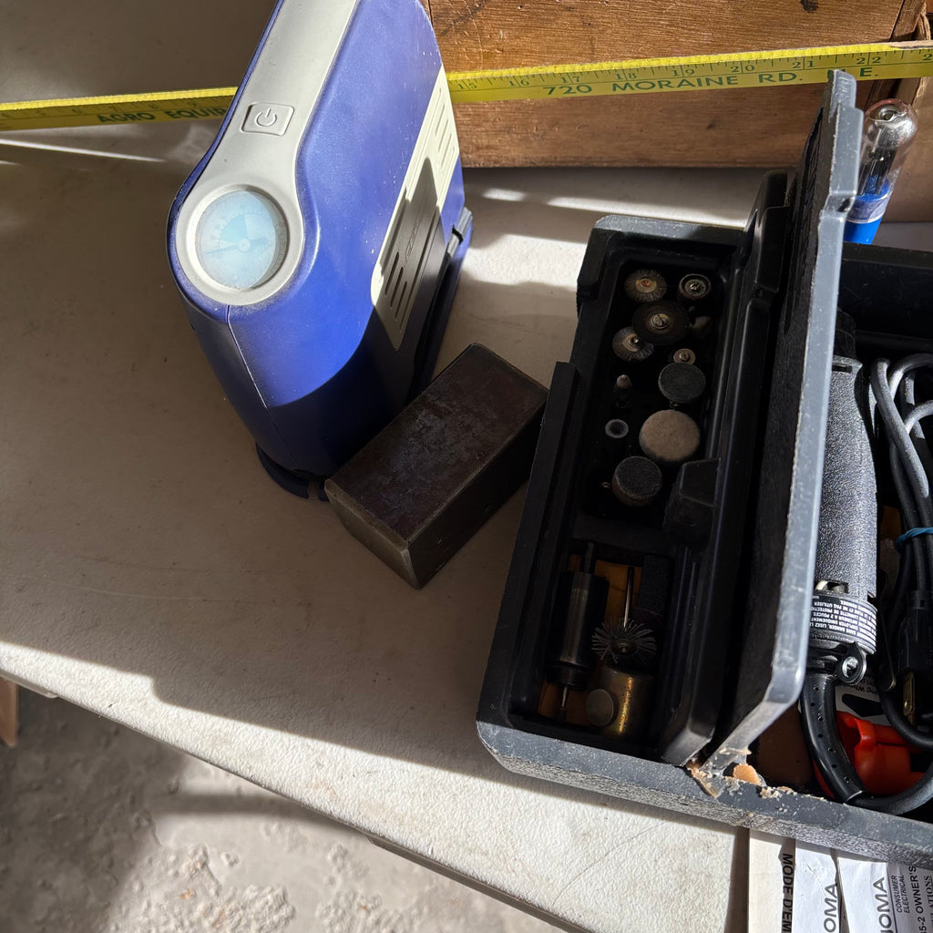 B121 Tool Grouping (screwdrivers and more)