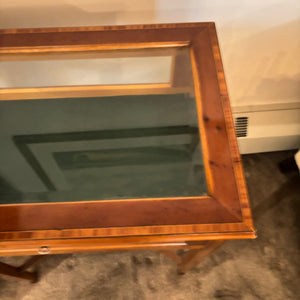 VINTAGE SOLID WOOD DISPLAY TABLE - P134