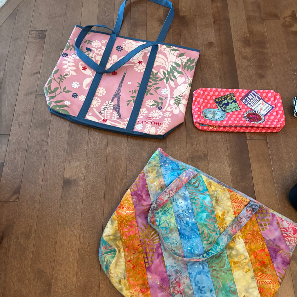 E898 Wallets, makeup bags and more grouping