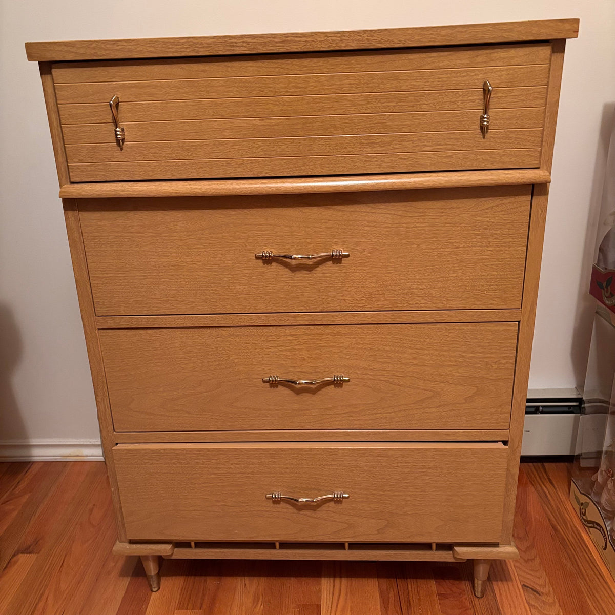 F400 Mid century solid wood 4 drawer dresser