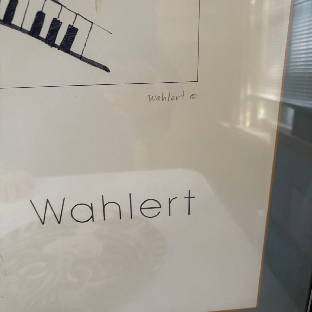 E141 Framed cat artwork and cat tray