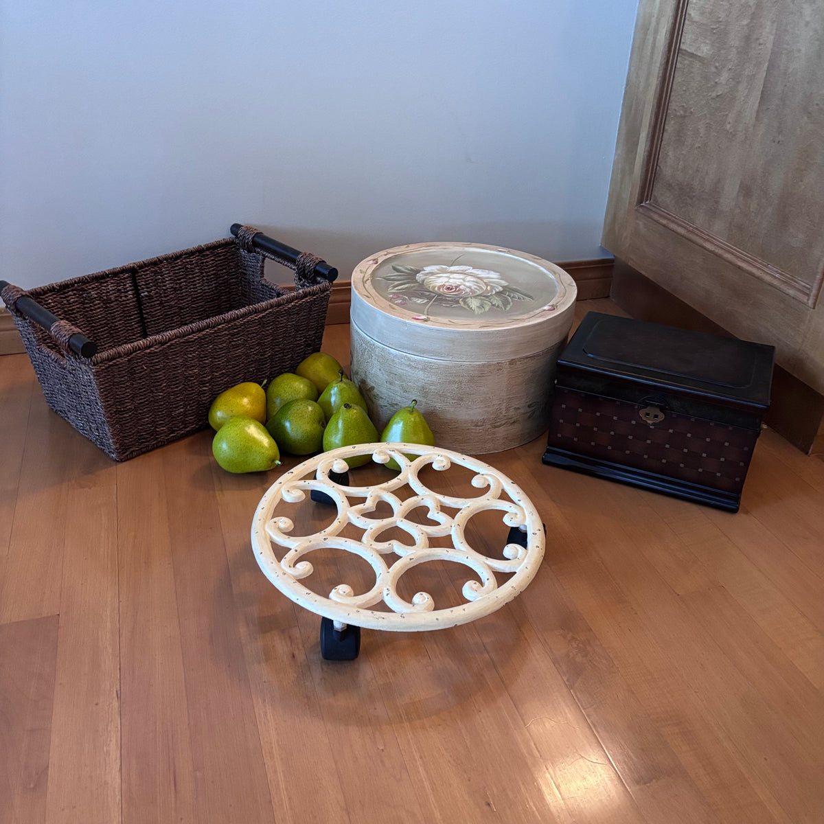 X246 Home decor grouping (Cast plant stand and more)