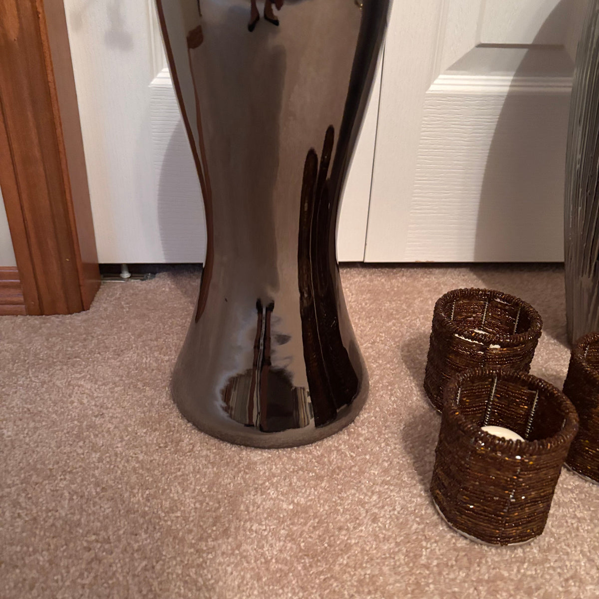 X239 Home decor grouping (dark silver tones)