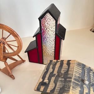COLLECTIBLES GROUPING (WOODEN, GLASS AND PORCELAIN) - P289