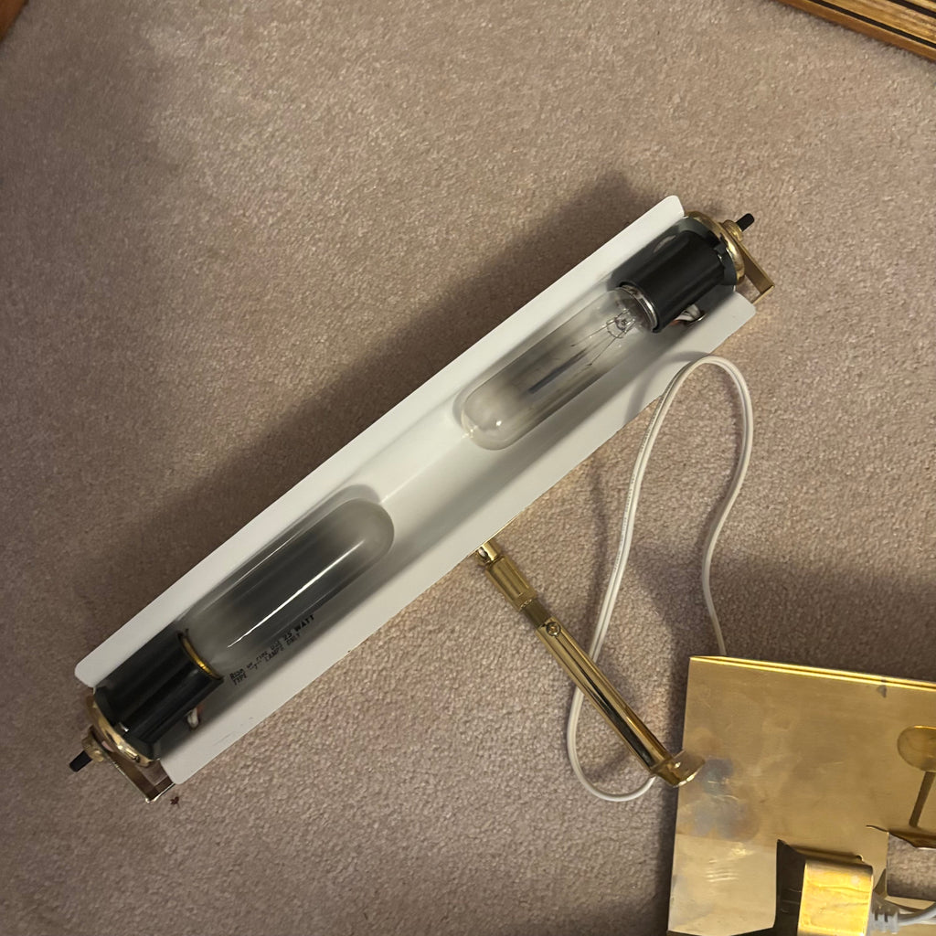 Y157 Picture frames and Picture lights