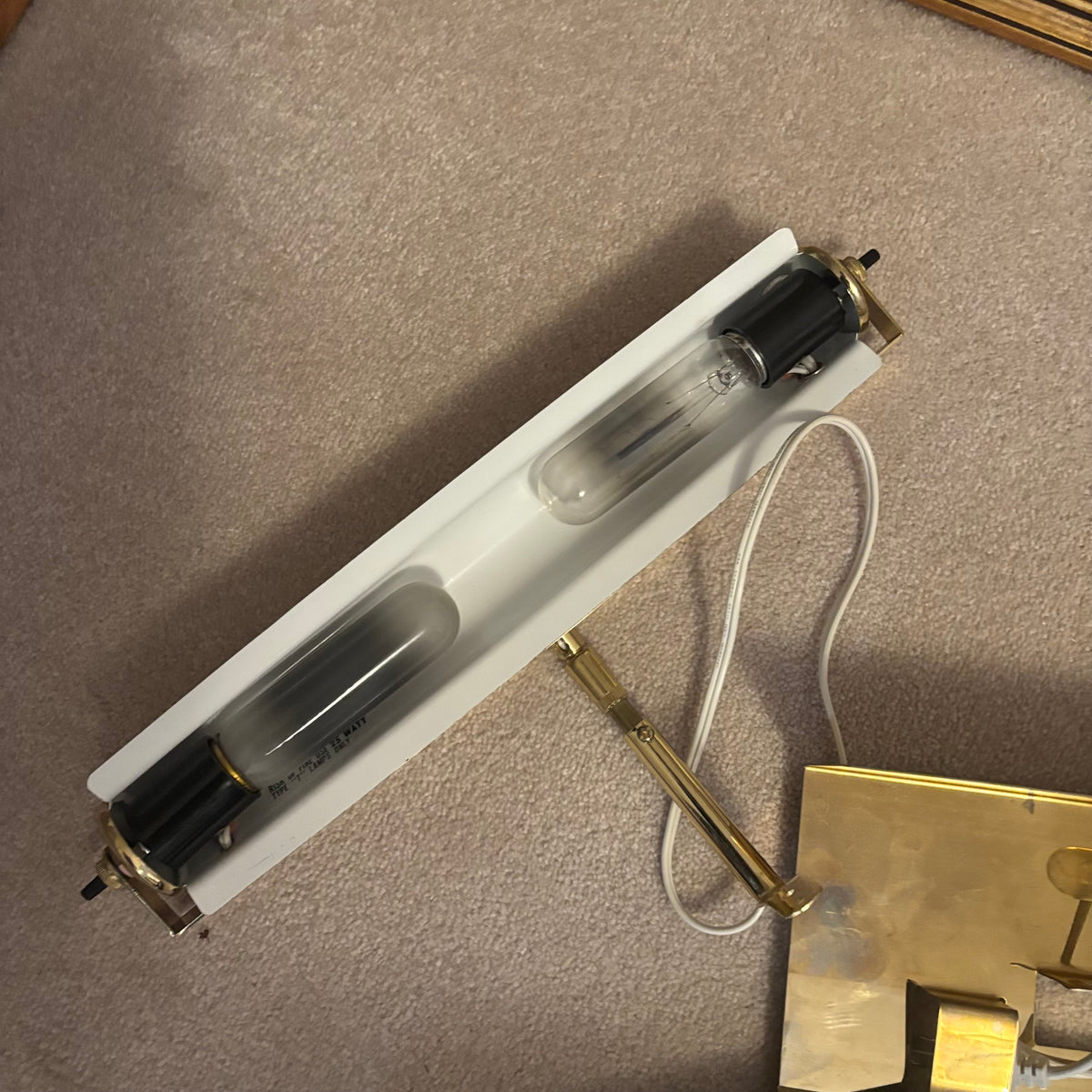 Y157 Picture frames and Picture lights