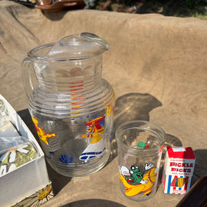 Retro Kitchen Grouping (eyes on ketchup & mustard bottles open and close) - R449