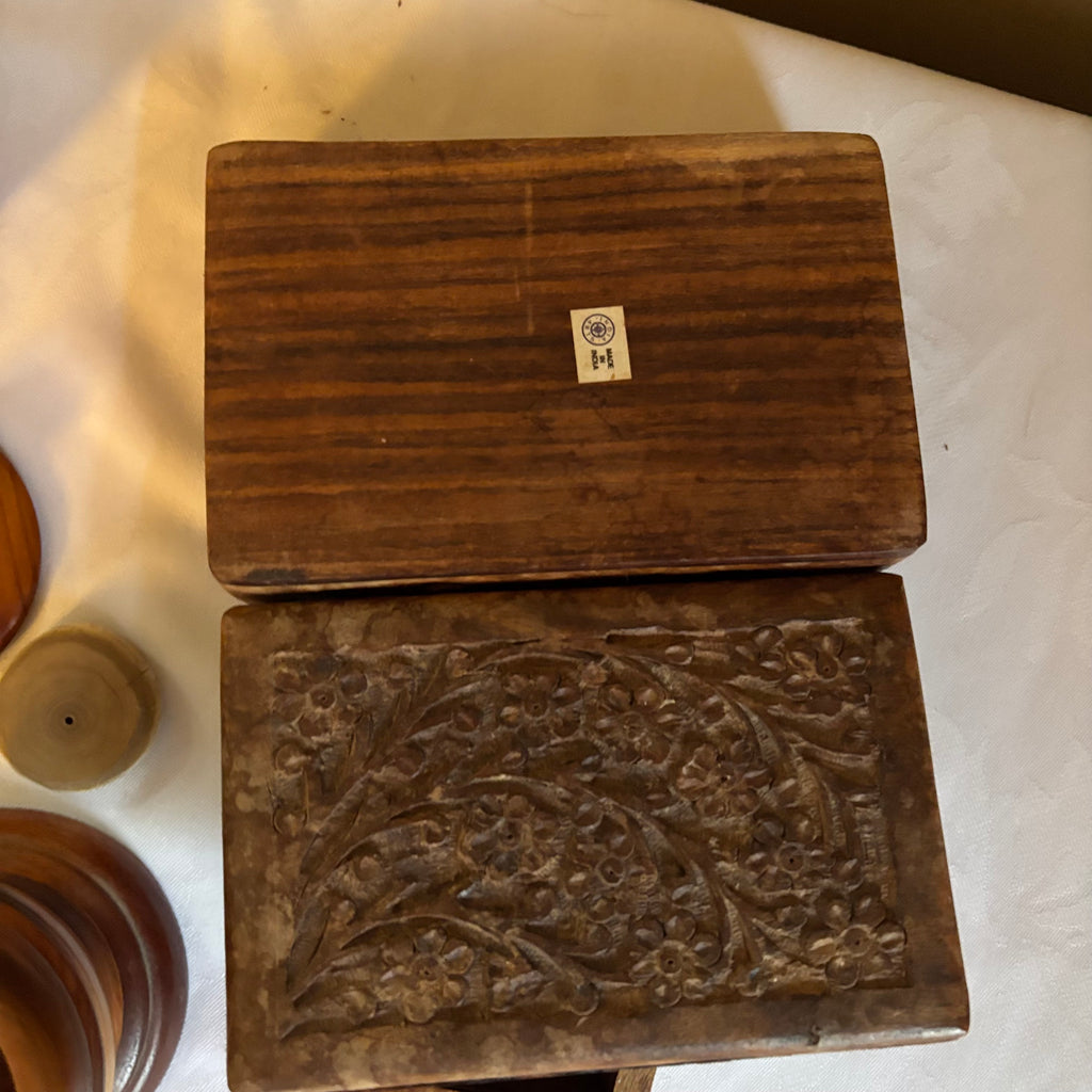E134 Vintage wooden boxes grouping