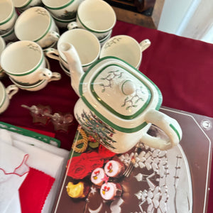 VINTAGE CHRISTMAS GROUPING (TEA SET AND MORE) - P144