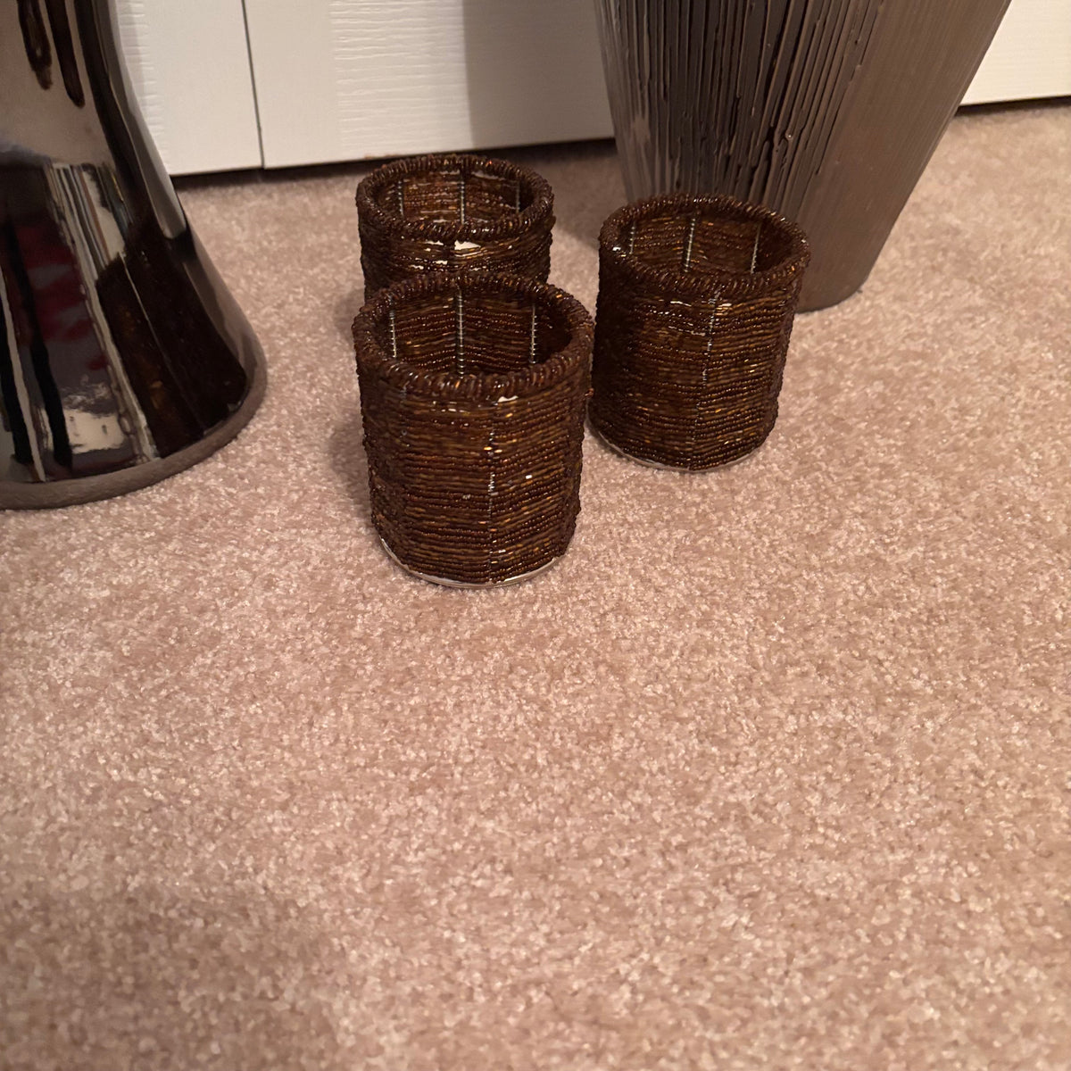 X239 Home decor grouping (dark silver tones)