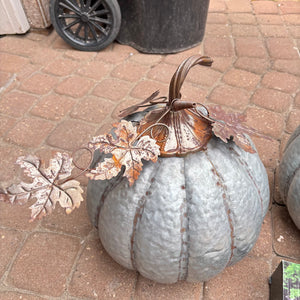 Halloween and Fall Decor - O160