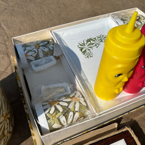 Retro Kitchen Grouping (eyes on ketchup & mustard bottles open and close) - R449