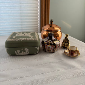 Vintage Collectibles Grouping (Wedgewood and More) - C447