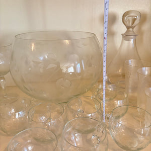 VINTAGE GLASSWARE GROUPING (ETCHED PUMCH BOWL AND MORE) - P285