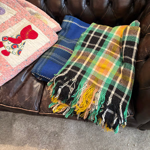 4 VINTAGE BLANKETS - P142