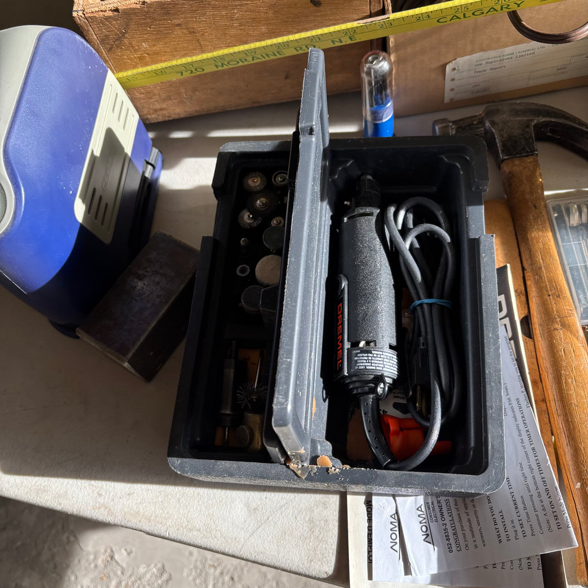 B121 Tool Grouping (screwdrivers and more)