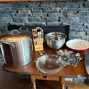 C742 Kitchen Grouping(stock pot, mixing bowls and more)